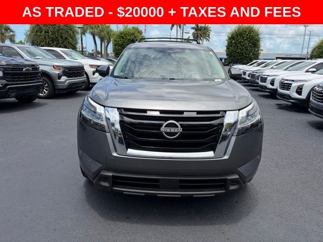 2022 Nissan Pathfinder SV