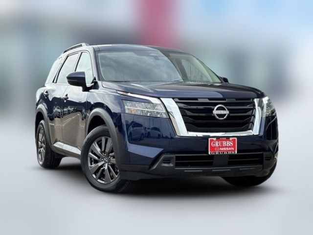 2022 Nissan Pathfinder SV