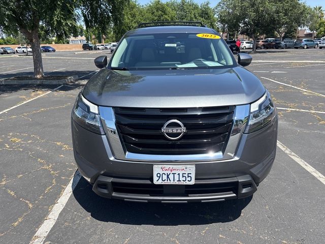 2022 Nissan Pathfinder SV