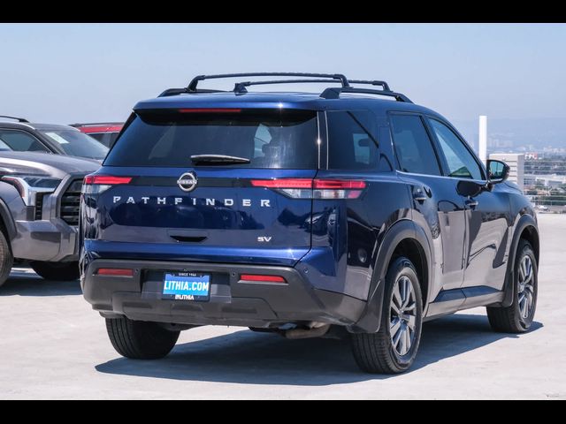2022 Nissan Pathfinder SV