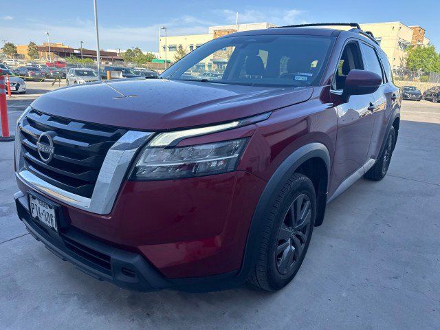2022 Nissan Pathfinder SV