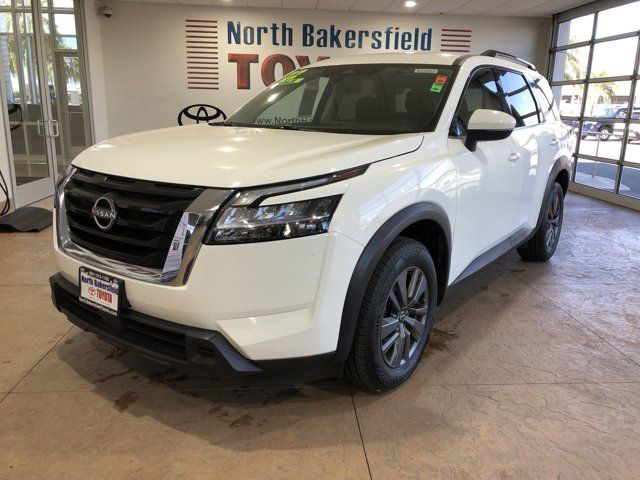 2022 Nissan Pathfinder SV