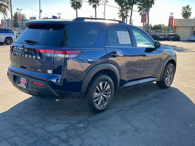 2022 Nissan Pathfinder SV