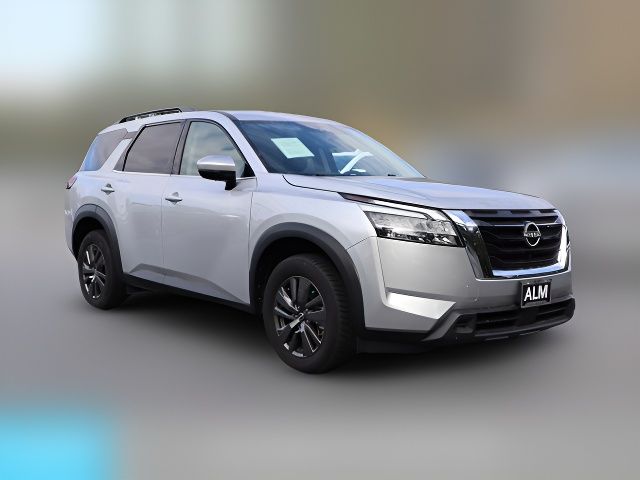 2022 Nissan Pathfinder SV