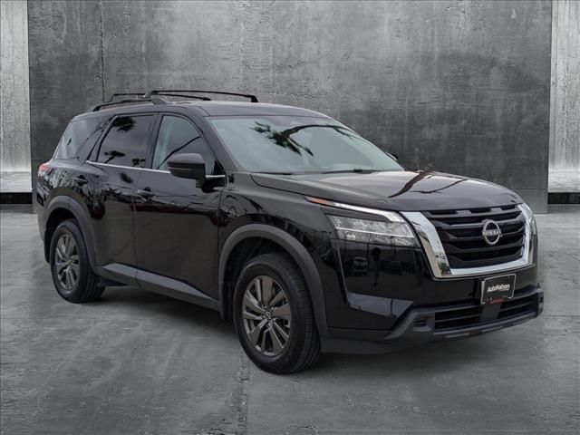 2022 Nissan Pathfinder SV