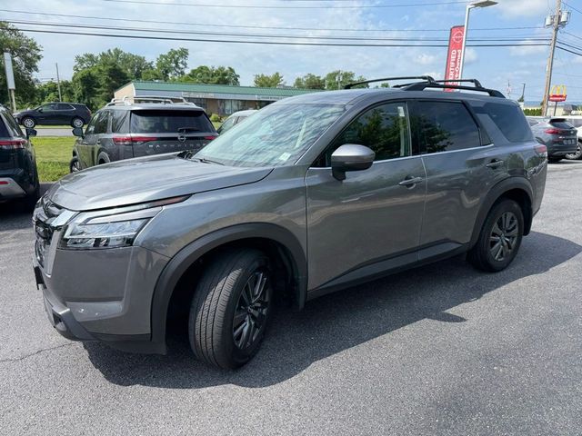 2022 Nissan Pathfinder SV