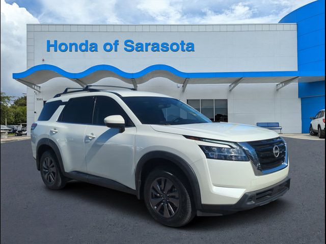 2022 Nissan Pathfinder SV