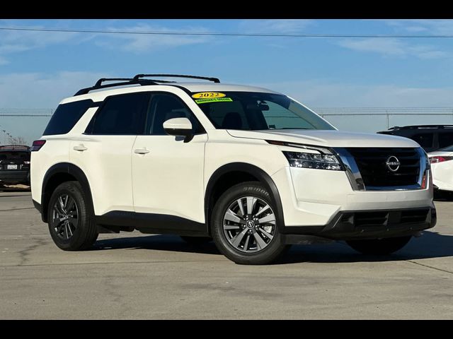 2022 Nissan Pathfinder SV