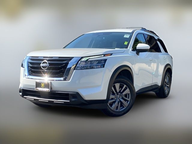2022 Nissan Pathfinder SV