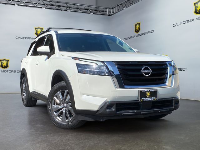 2022 Nissan Pathfinder SV