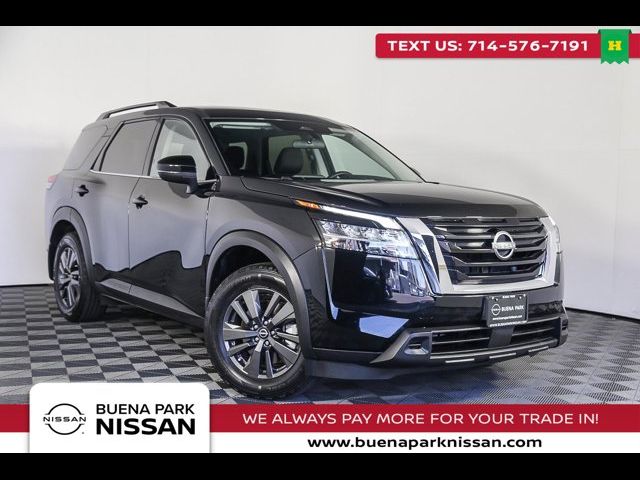 2022 Nissan Pathfinder SV