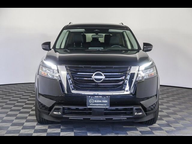 2022 Nissan Pathfinder SV