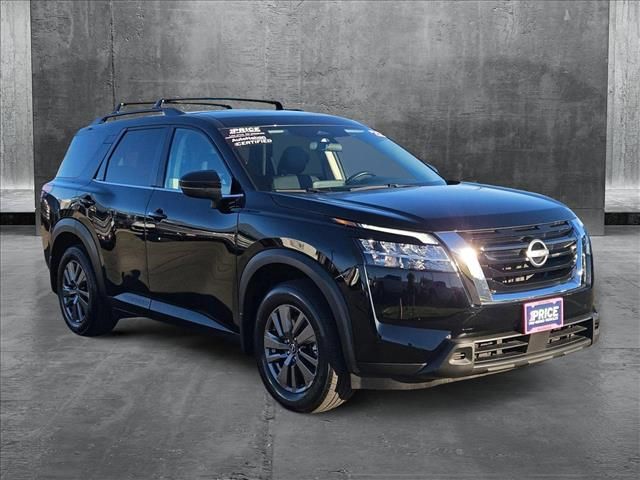 2022 Nissan Pathfinder SV