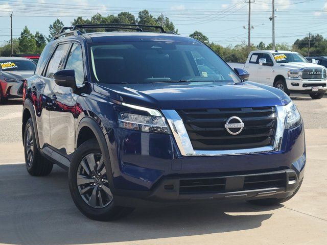 2022 Nissan Pathfinder SV