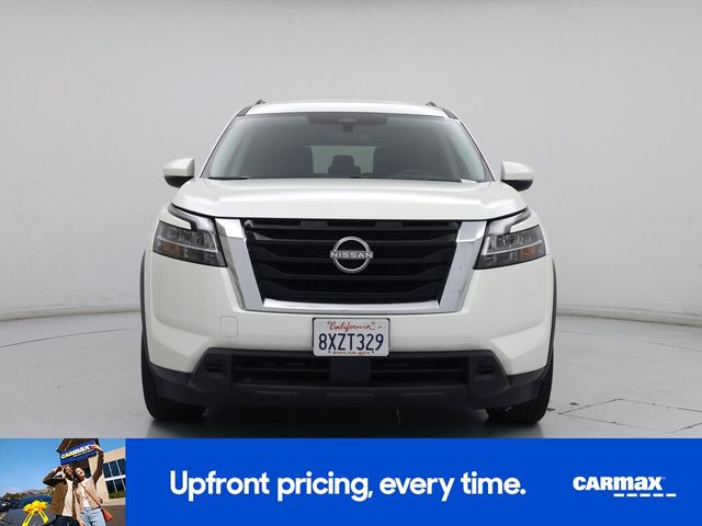 2022 Nissan Pathfinder SV