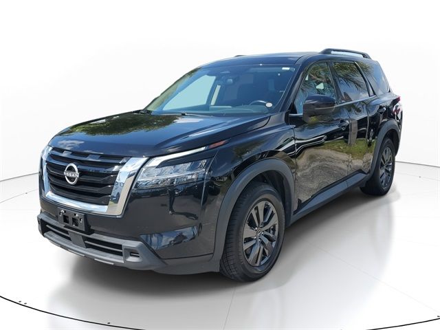 2022 Nissan Pathfinder SV