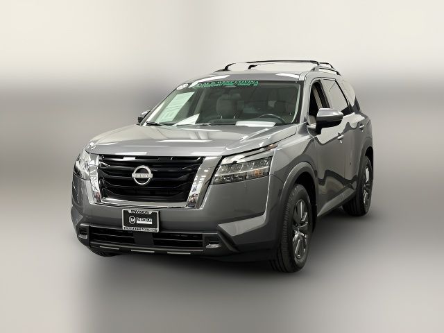 2022 Nissan Pathfinder SV