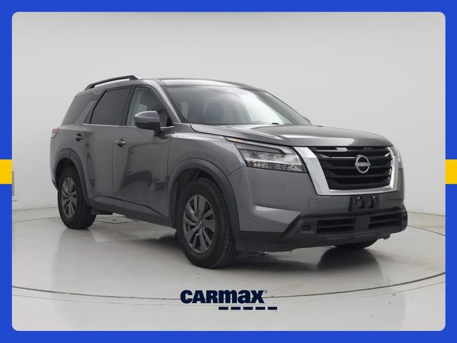 2022 Nissan Pathfinder SV