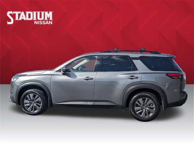 2022 Nissan Pathfinder SV