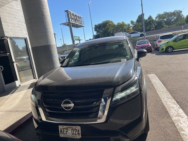 2022 Nissan Pathfinder SV