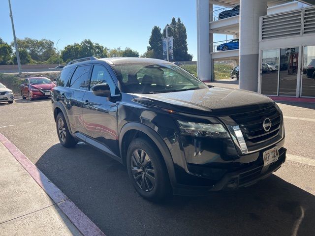 2022 Nissan Pathfinder SV