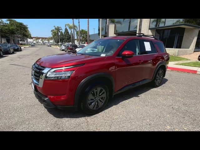 2022 Nissan Pathfinder SV