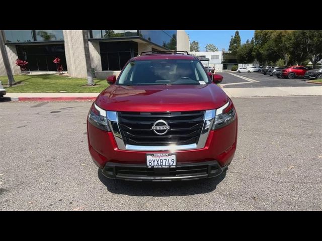 2022 Nissan Pathfinder SV