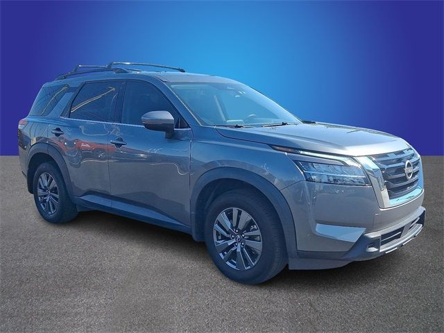 2022 Nissan Pathfinder SV