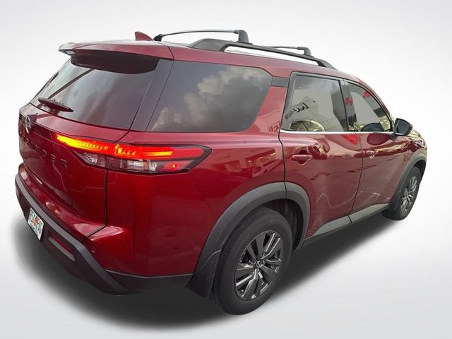 2022 Nissan Pathfinder SV