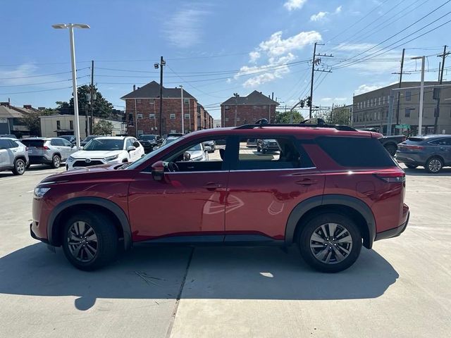 2022 Nissan Pathfinder SV