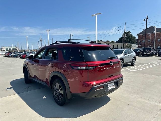 2022 Nissan Pathfinder SV