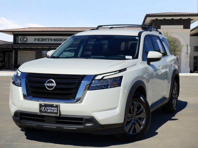 2022 Nissan Pathfinder SV