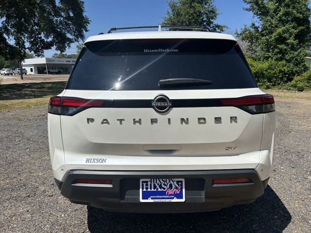 2022 Nissan Pathfinder SV