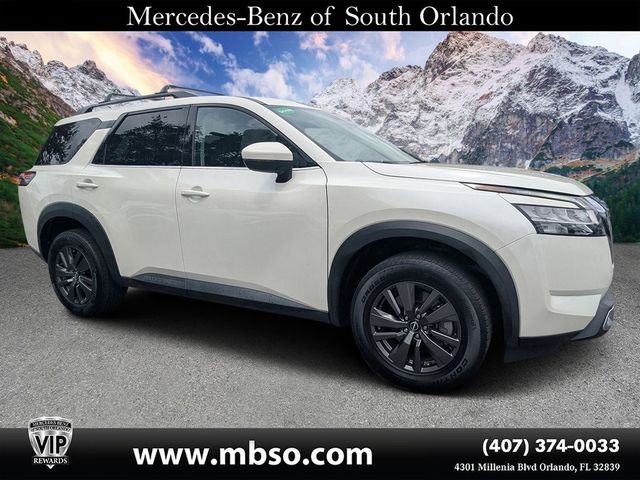 2022 Nissan Pathfinder SV