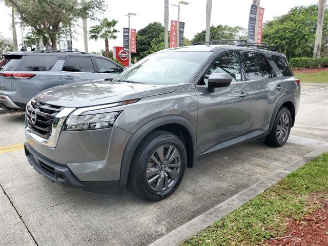 2022 Nissan Pathfinder SV