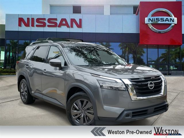 2022 Nissan Pathfinder SV