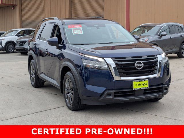 2022 Nissan Pathfinder SV