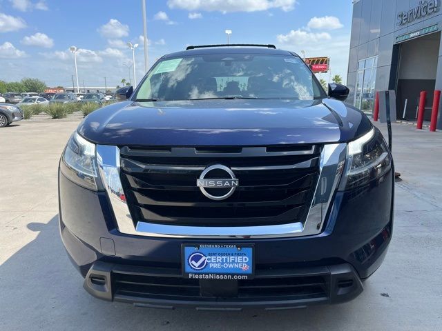 2022 Nissan Pathfinder SV
