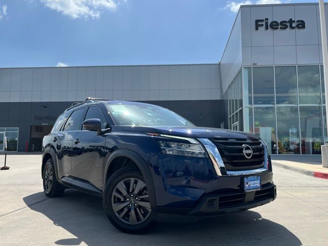 2022 Nissan Pathfinder SV