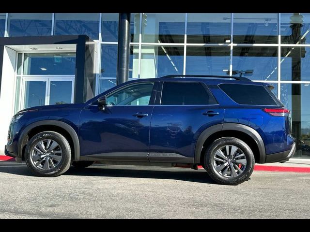 2022 Nissan Pathfinder SV