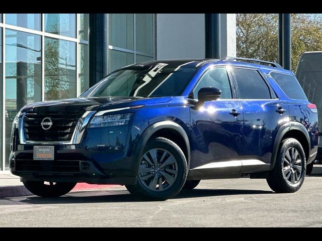 2022 Nissan Pathfinder SV