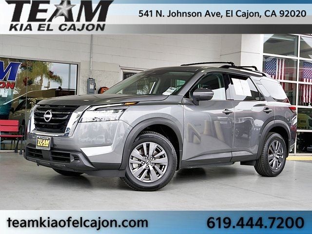 2022 Nissan Pathfinder SV