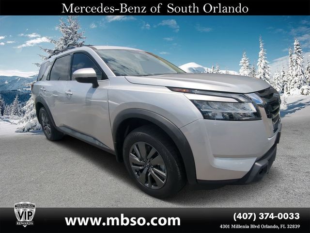2022 Nissan Pathfinder SV