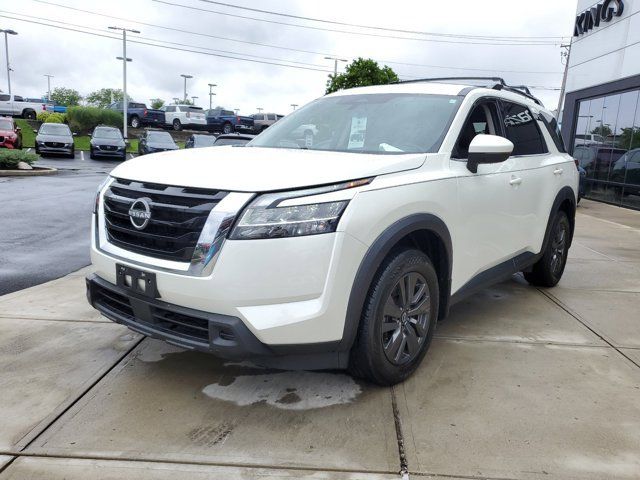 2022 Nissan Pathfinder SV