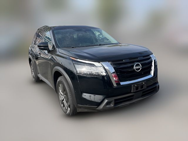 2022 Nissan Pathfinder SV