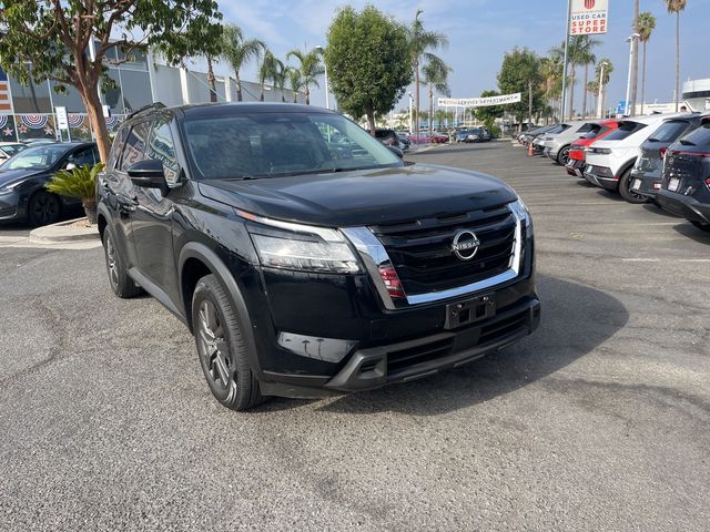 2022 Nissan Pathfinder SV