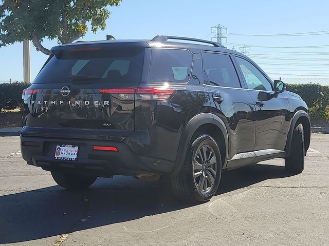 2022 Nissan Pathfinder SV