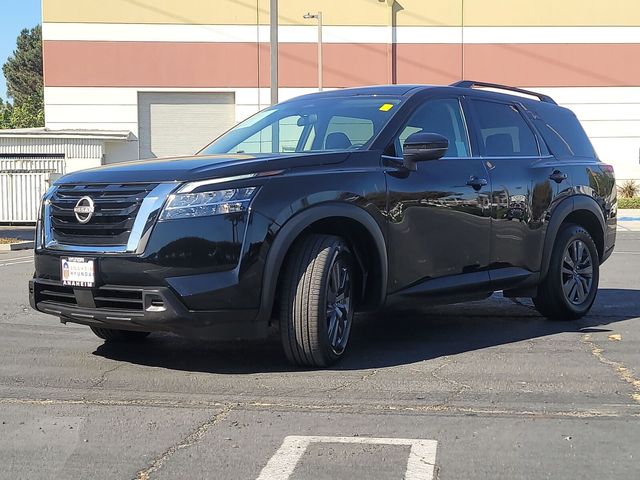 2022 Nissan Pathfinder SV