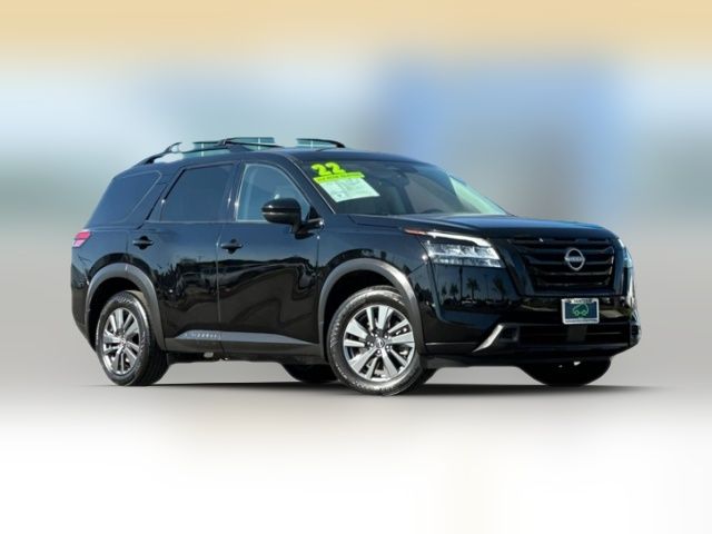 2022 Nissan Pathfinder SV