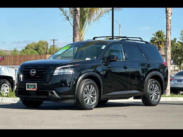 2022 Nissan Pathfinder SV